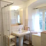 Harrer Проживання в сім'ї *